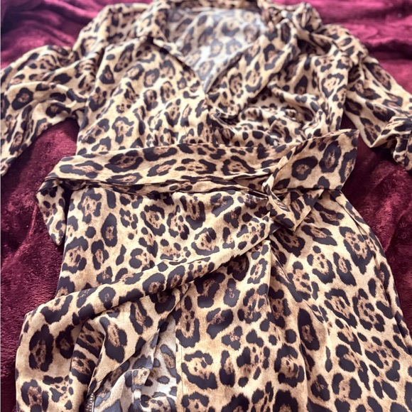 Intempo Dresses & Skirts - Leopard Print Wrap Dress